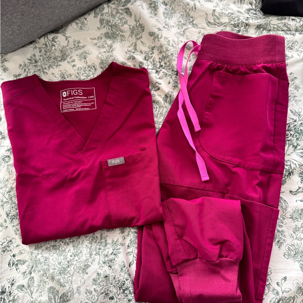 Figs Dark Magenta Scrub Set